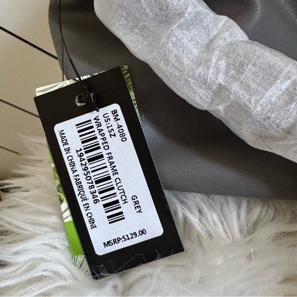 Badgley Mischka Wrapped Frame Clutch Bag - Picture 4 of 10